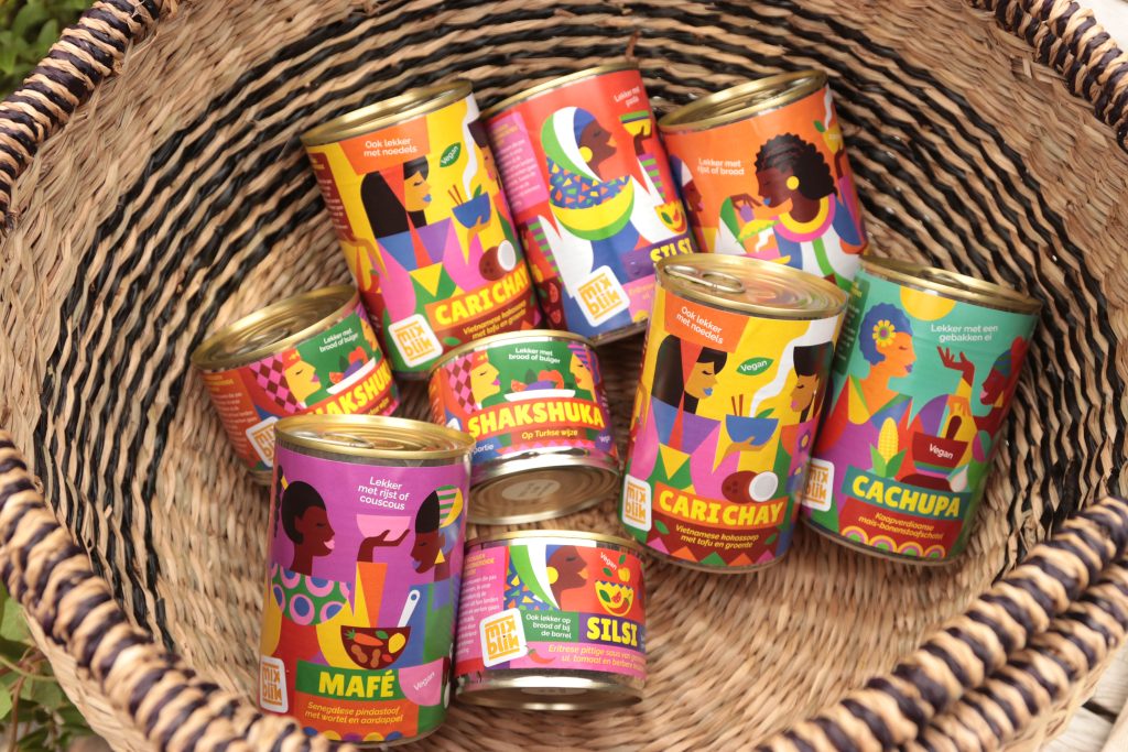 Alle Mixblik blikken samen in een mand